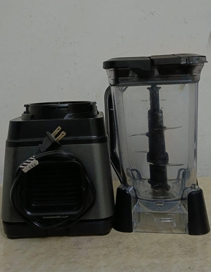 LICUADORA NINJA CON VASO Y TAPA