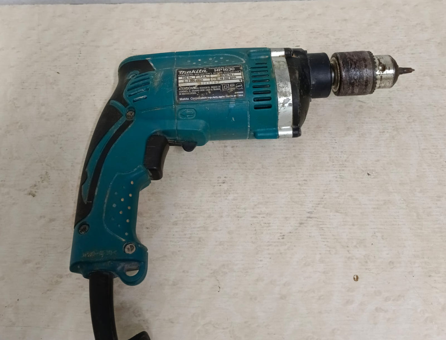 Taladro Makita hp1630, usado