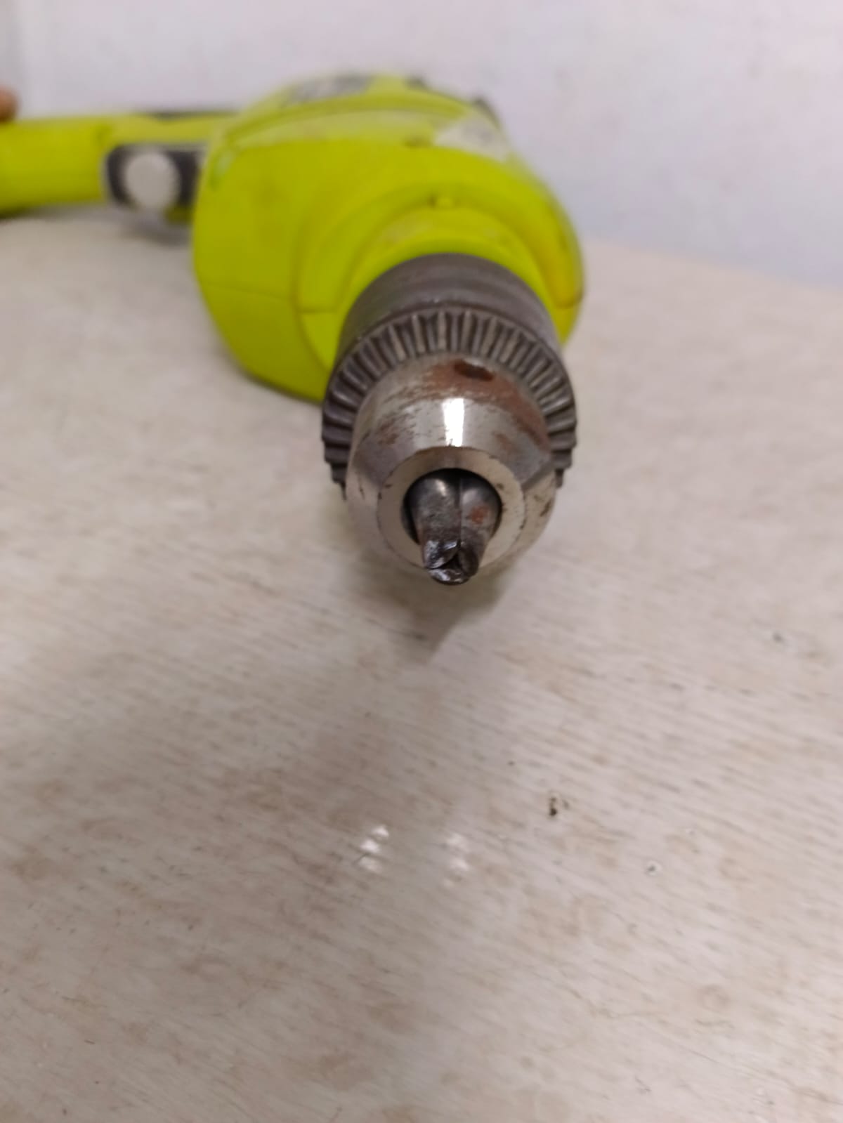 Taladro RYOBI hd4201, usado