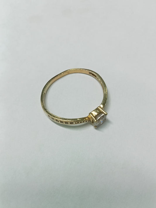 ✨ Anillo de Oro 10k con Piedras Sintéticas – Talla 7 ✨