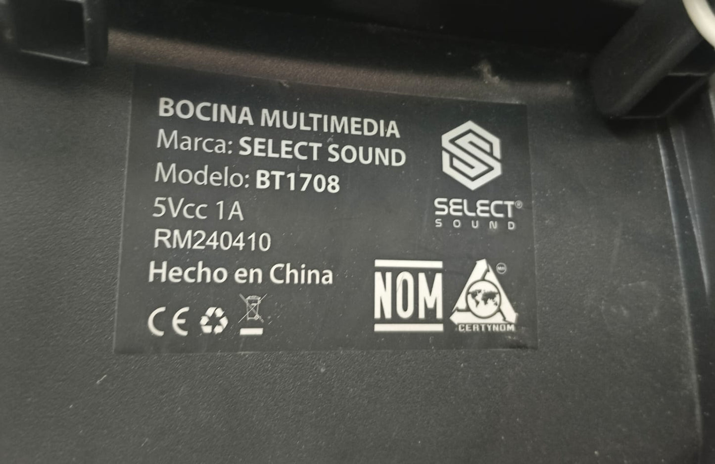 Bocina SELECT SOUND bt1708 con cargador, usado