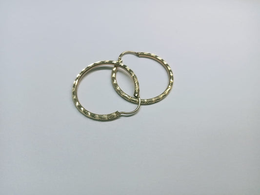 Par de Aretes de Oro 10k Diamantado – Elegancia que Brilla