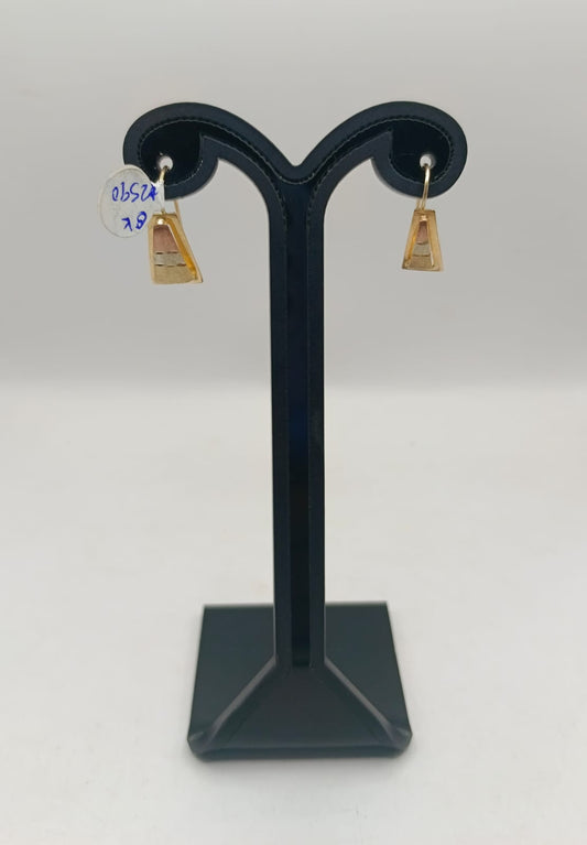 Aretes 3 tonos ORO 8k peso 1.4gr, usado