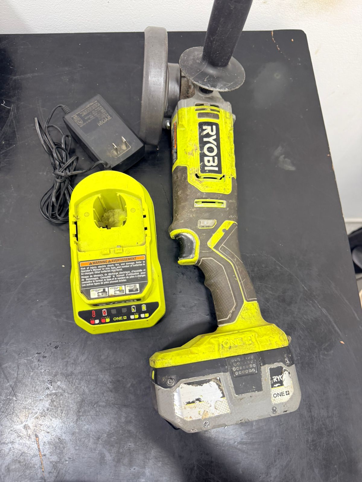 ESMERIL RYOBI INALAMBRICO-USADO