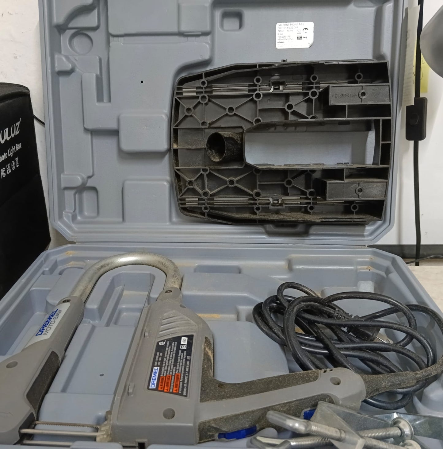 Sierra portatil DREMEL f03ms20 en estuche, usado