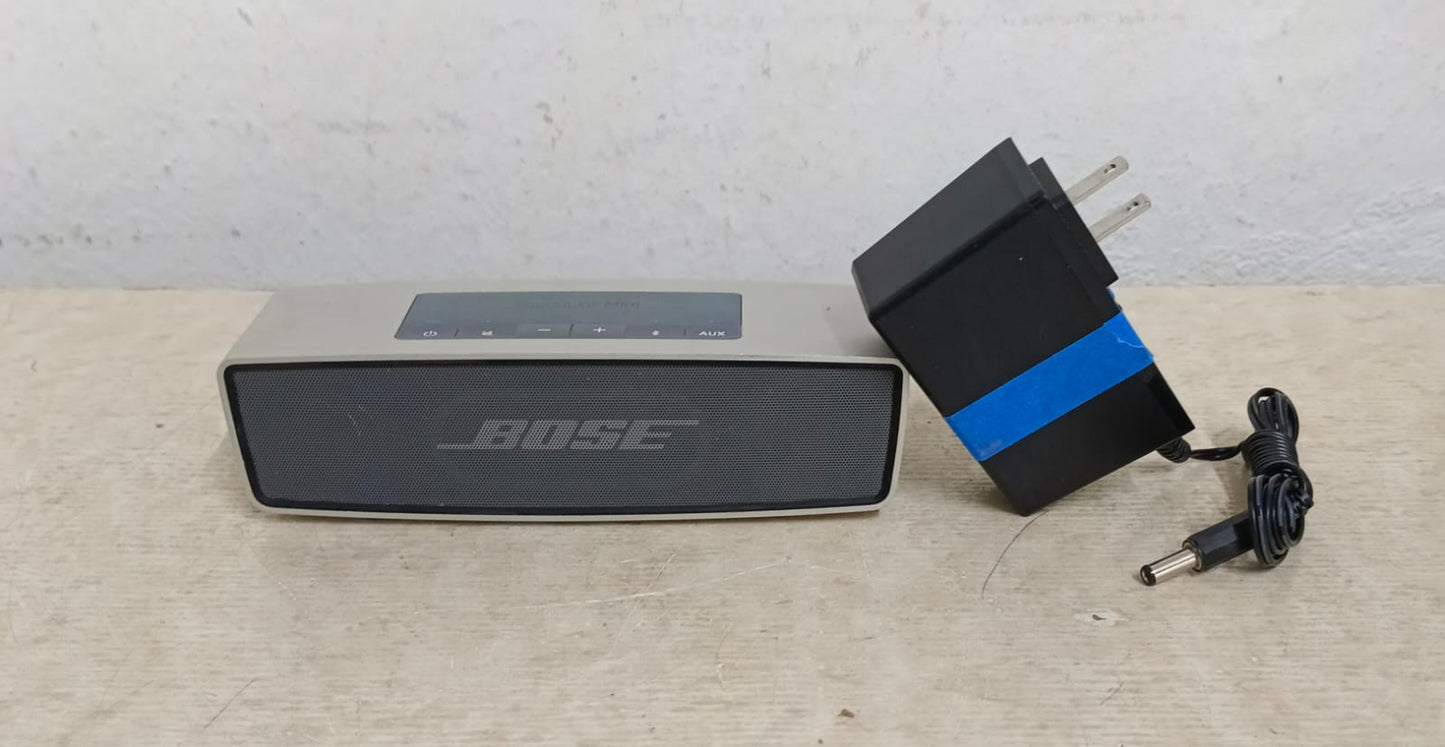 Bocina recargable BOSE soundlink mini, usado