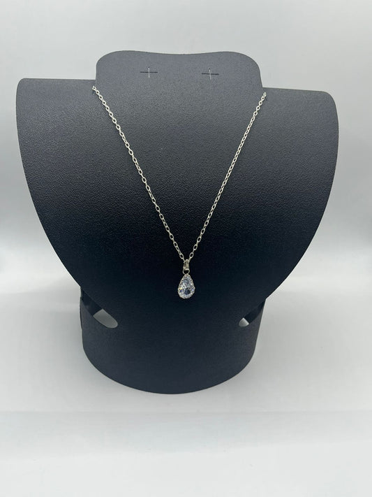Cadena tejido 1 x 1 con dije gota con sintetico 5.7grs 27cm baño de plata