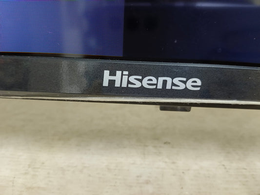Pantalla Hisense 32 pulgadas con control, usado