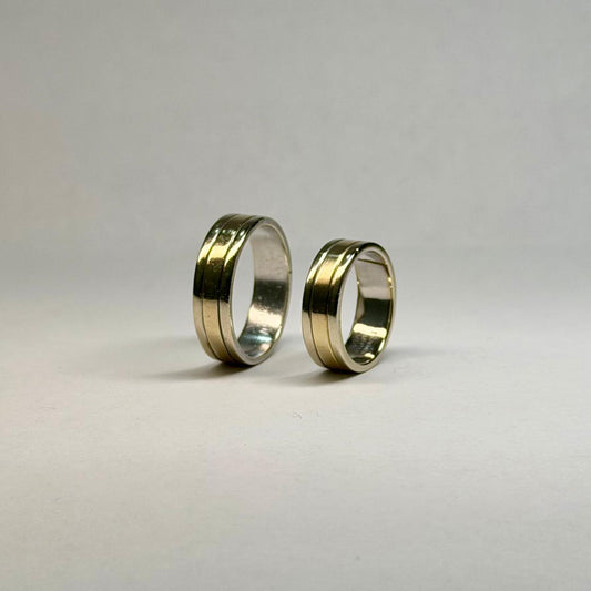 💍💛✨ Par de Anillos de Matrimonio de Oro 10K | 6.4 Gramos | Tallas 10.5 y 5.5 ✨💛💍