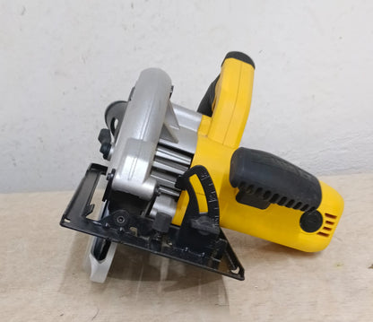 Sierra circular DEWALT, usado