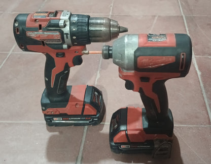 Kit de Taladros MILWAUKEE 2802-21 inalambricos con pila y cargador, usado