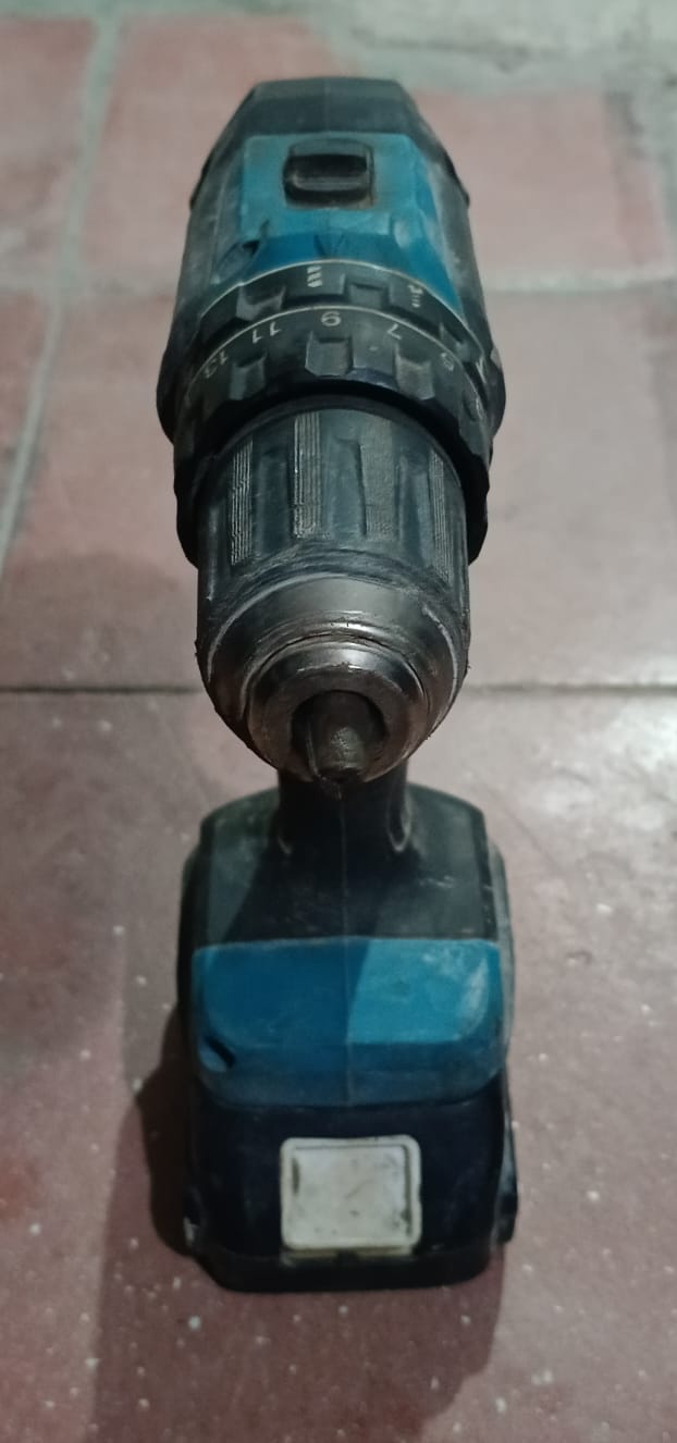 Taladro inalambrico MAKITA dhp485 con cargador, usado