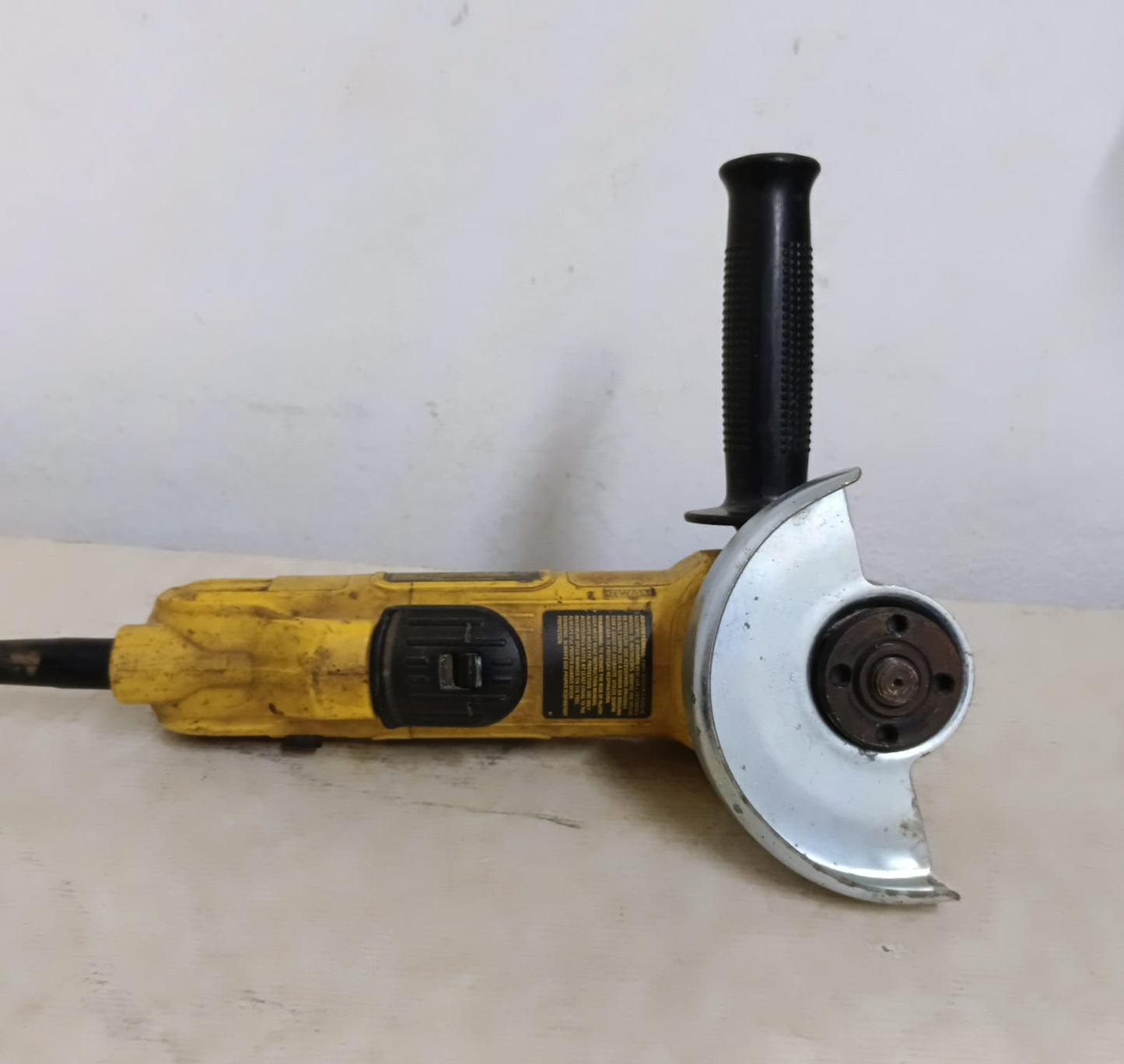 Mini esmeril DEWALT dwe4120, usado