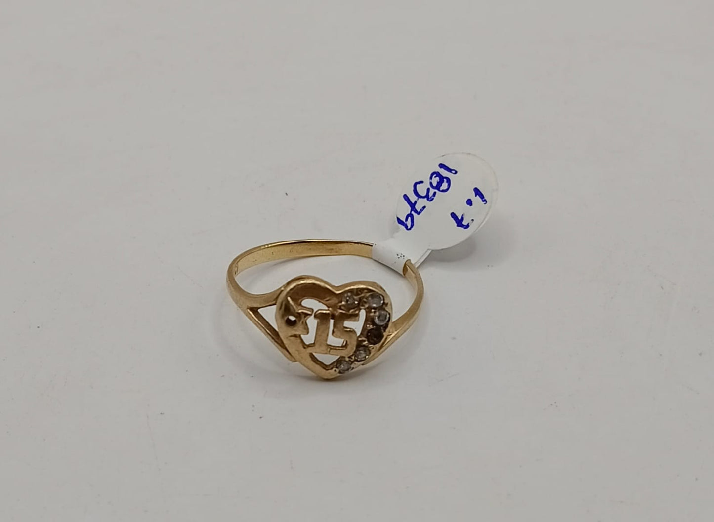 Anillo de XV años ORO 10k peso 1.7gr, usado