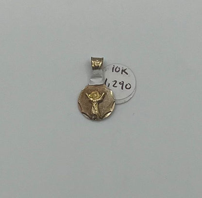 Dije religioso pesa 0.8 grms mide 2cm 10k