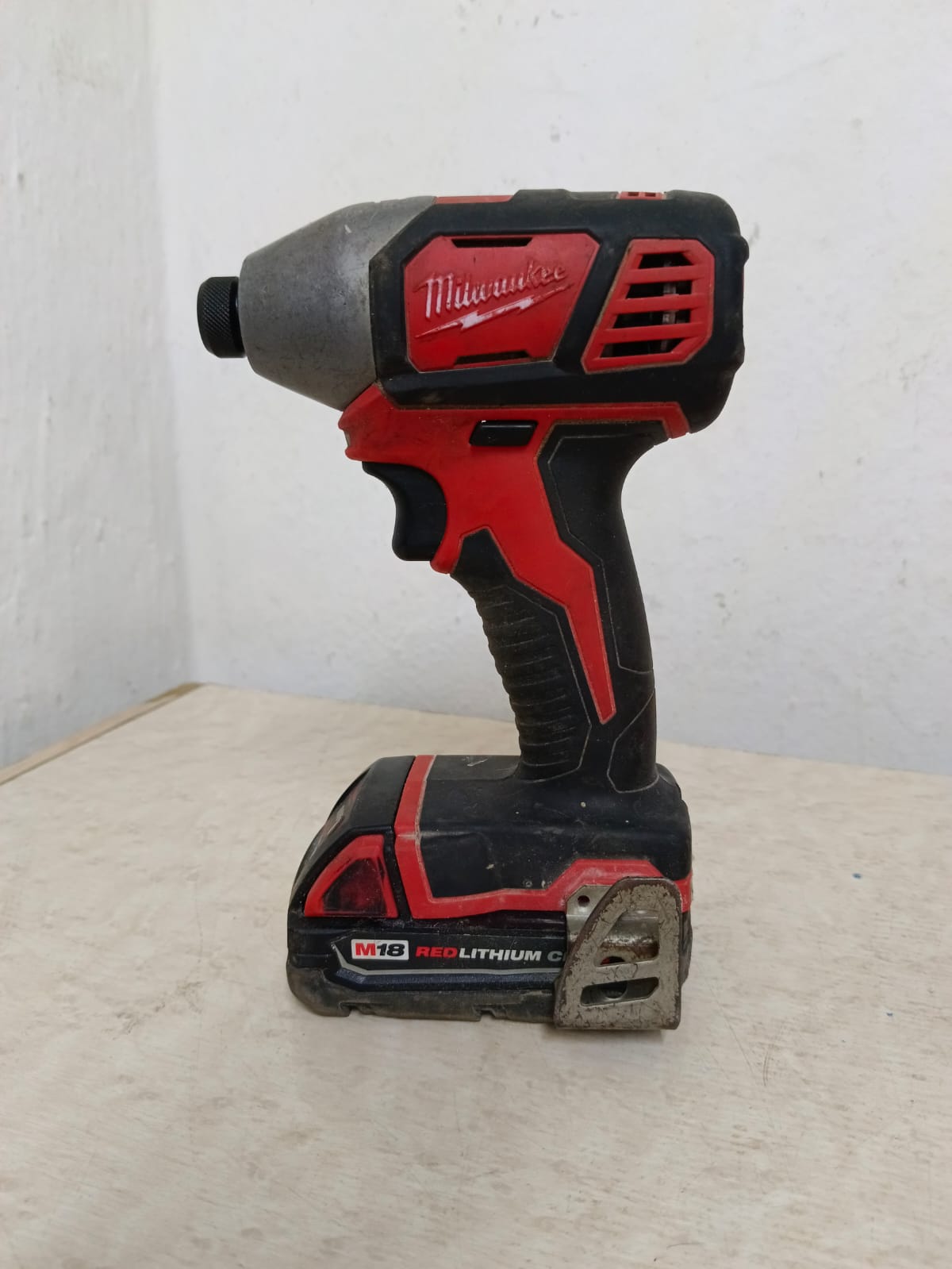 kit de taladro y atornillador milwaukee inalambricos 💡 USADOS 💡
