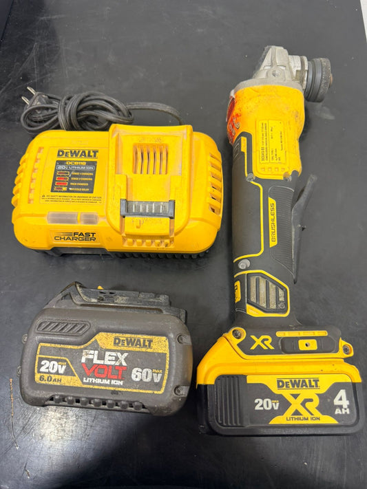 MINIESMERIL DEWALT-USADO