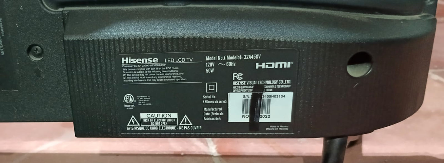 Pantalla Hisense 32 pulgadas con control, usado