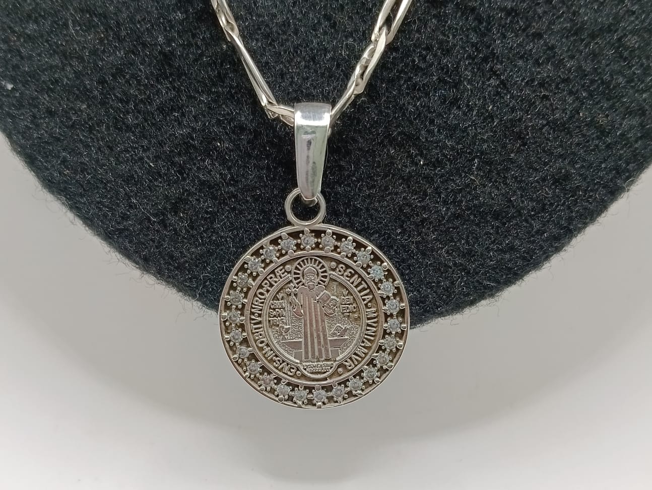 Cadena con dije PLATA 925 peso 12.6gr, usado
