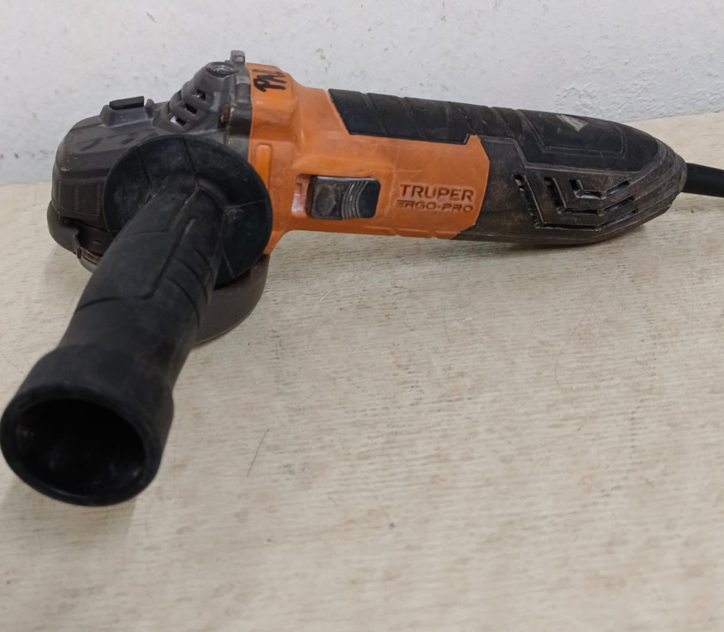 Mini esmeril TRUPER  esma 4a7 con maneral, usado