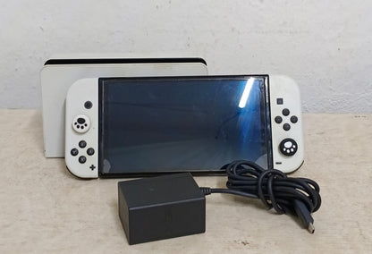nintendo SWITCH OLED 3 juegos, usado