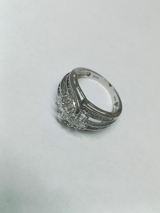✨ Anillo de Oro Blanco 14K con Piedras – Talla 7 ✨