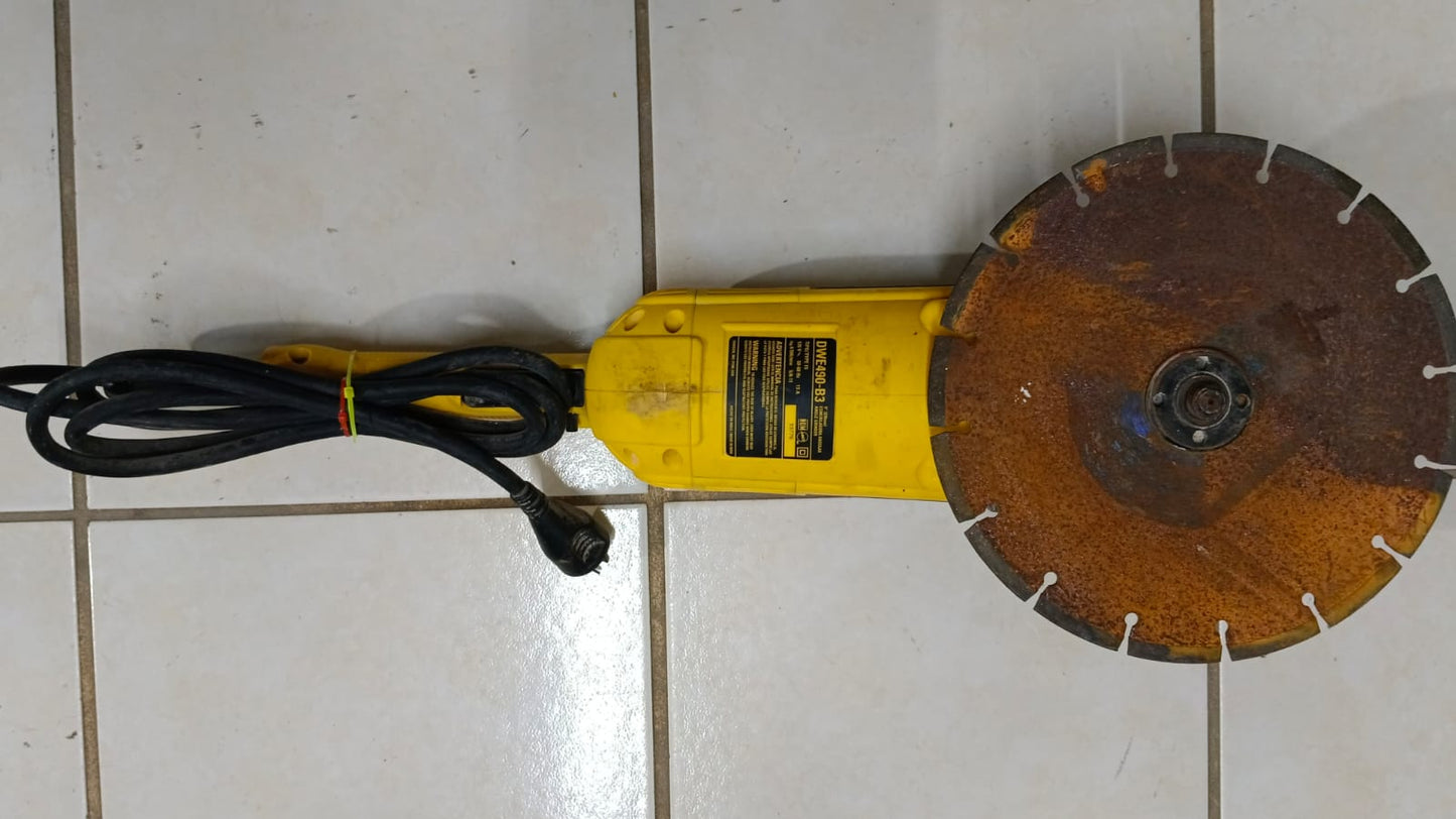 ESMERILADORA DEWALT