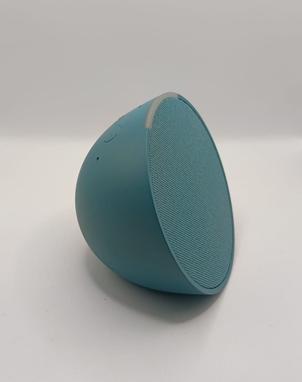 Alexa Amazon echo pop con cargador, usado
