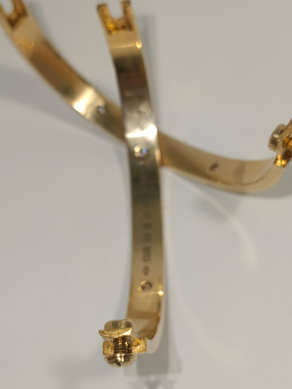 Pulsera Tipo Cartier en Oro de 18k con Piedritas – 31g  💛✨