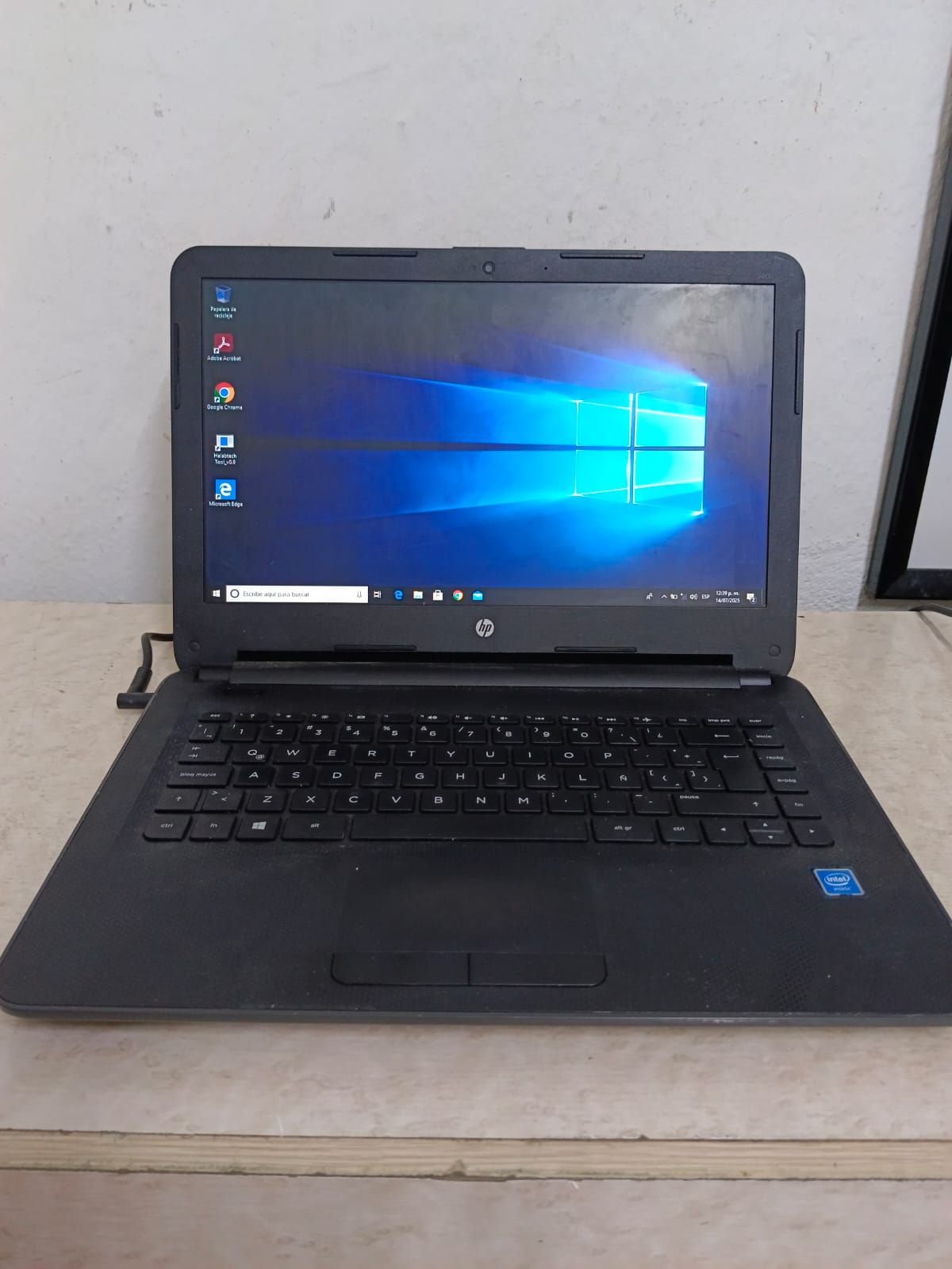 Laptop hp notebook windows 10 4ram mod. hp 240,usado
