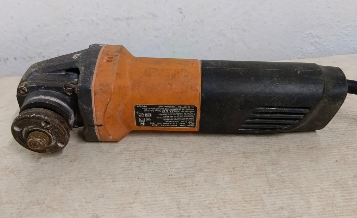Mini esmeril TRUPER esma4-1.2a12 sin disco, usado