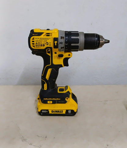 Kit de Taladros DEWALT con bateria y cargador, usado