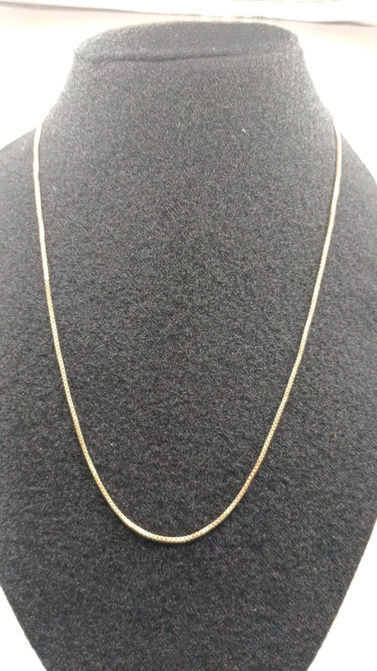 Cadena de ORO eslabon cuadrito chiquito 10k peso 5.5gr, usado