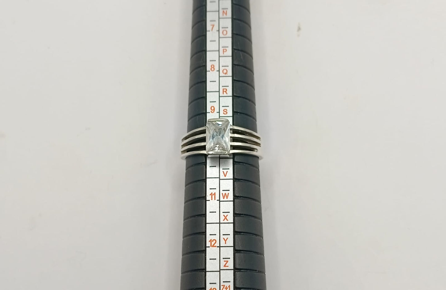 Anillo 4 aros con sintetico PLATA 925 peso 4.8gr, usado