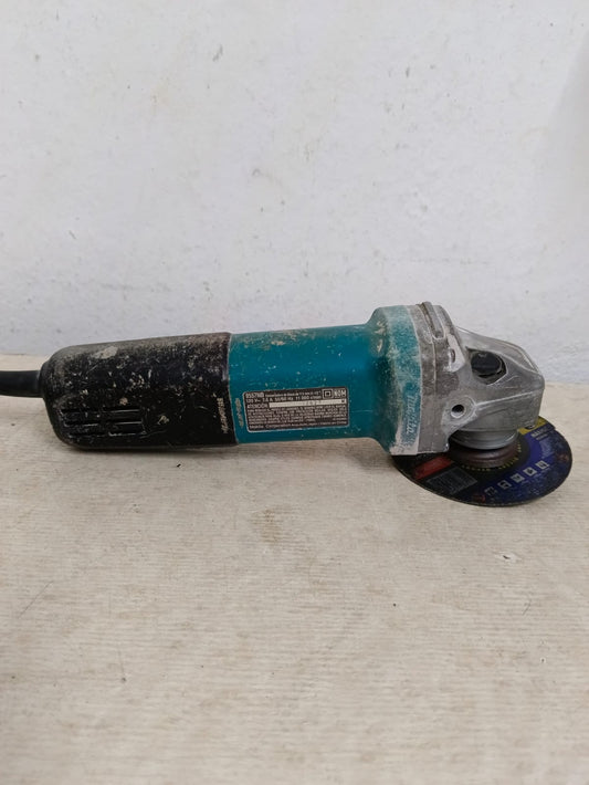 Mini esmeril MAKITA 9557hn, usado