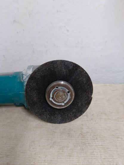 Mini esmeril MAKITA 9557hn, usado