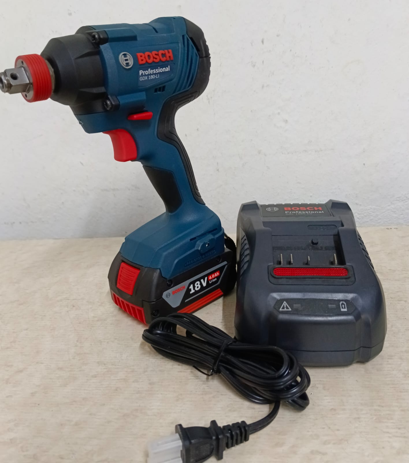 Pistola de impacto BOSCH gdx-180li inalambrico, usado