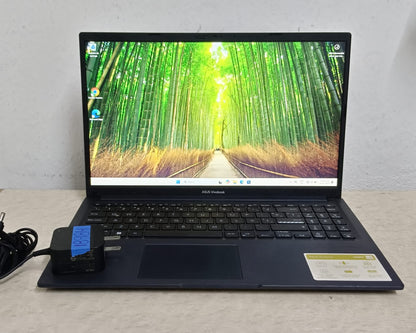 Laptop ASUS x1502z core i5 8ram 512gb con cargador, usado