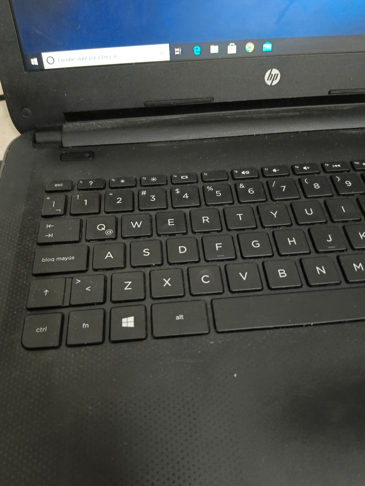 Laptop hp notebook windows 10 4ram mod. hp 240,usado
