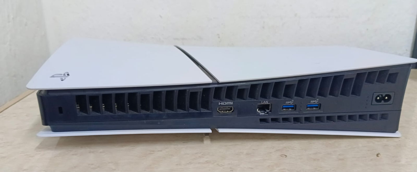 Consola de videojuegos play station 5  Sony con control y cable, usado