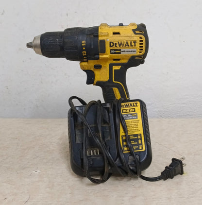 Taladro inalambrico DEWALT, usado