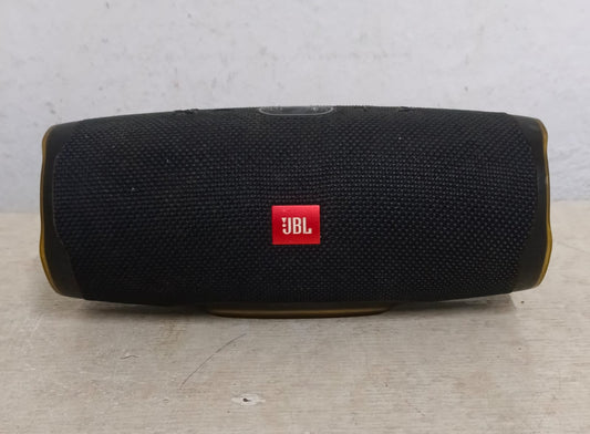 Bocina recargable JBL charge 4, usado