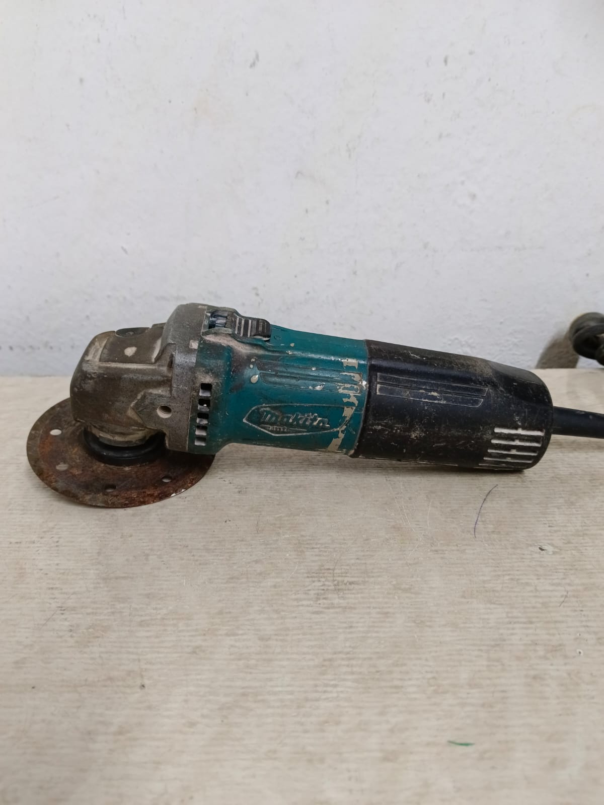 Mini esmeril MAKITA, usado