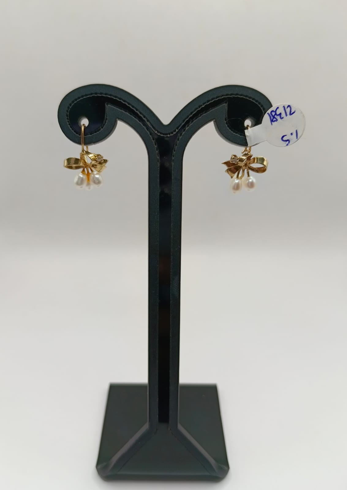 Aretes con perlas ORO 10k peso 1.5gr, usado