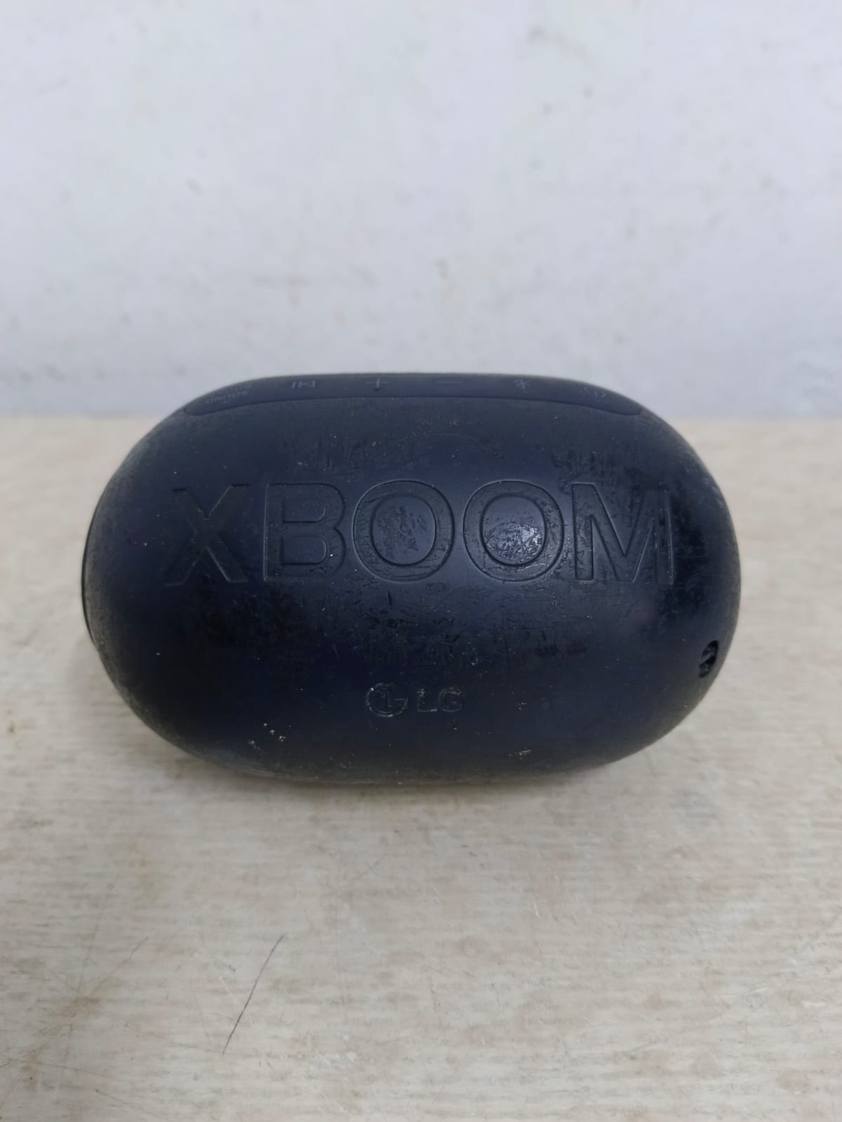 Bocina recargable LG, usado