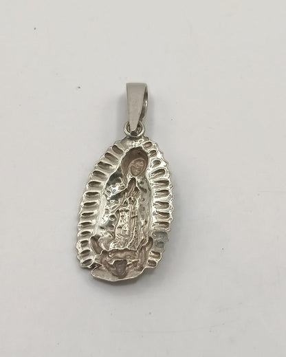 Dije religioso PLATA 925 peso 2.8gr, usado