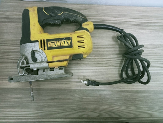 🔧 Sierra caladora DeWalt DW300-B3 (usada)