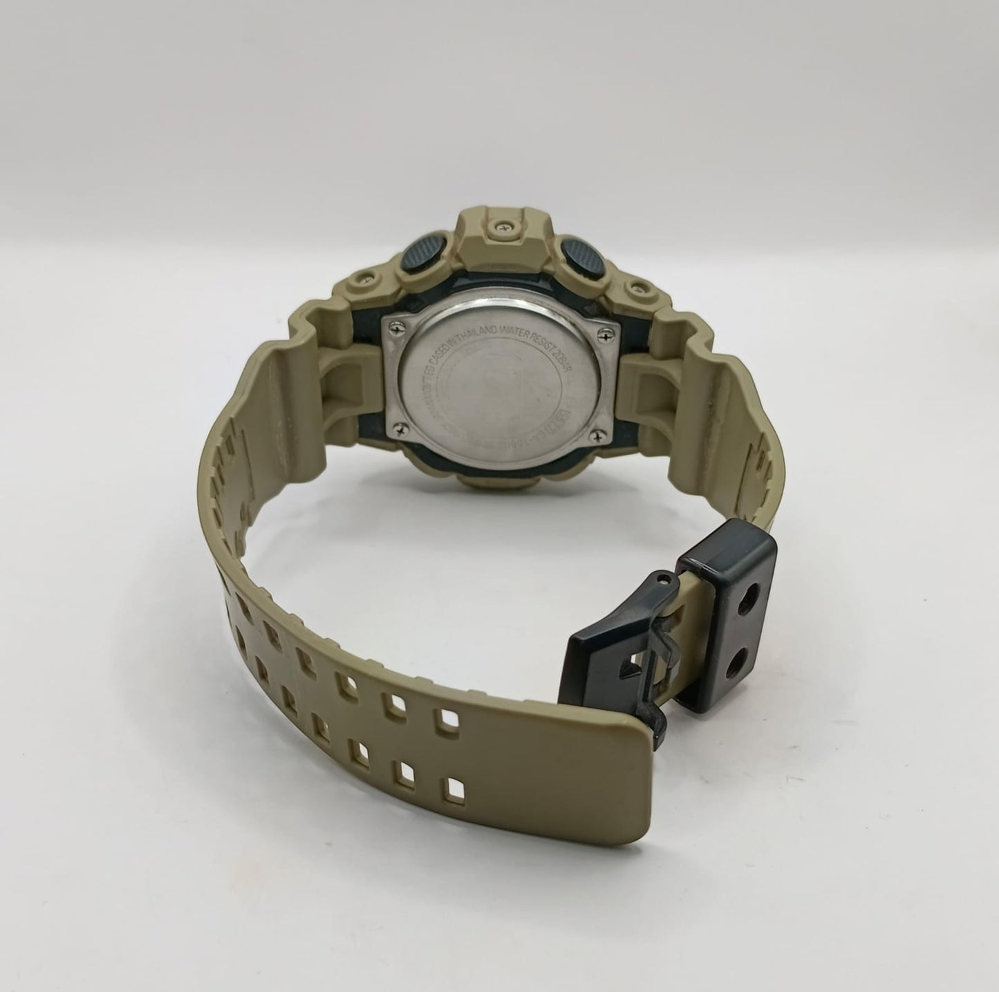 Reloj tipo Casio G-Shock 5522 tipo pulcera, usado