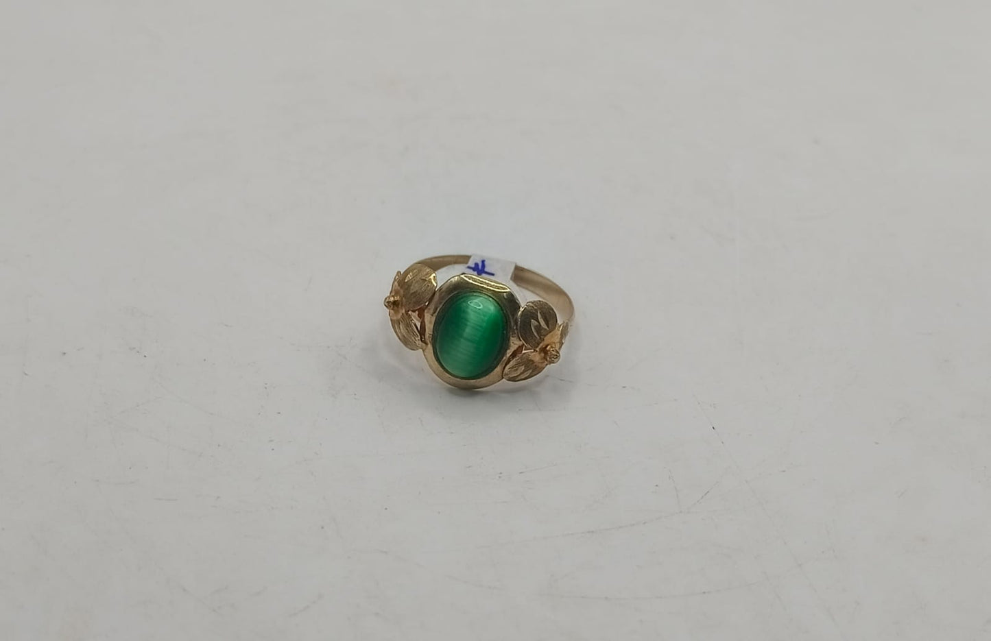 Anillo ojo de gato verde ORO10k peso 1.6gr, usado