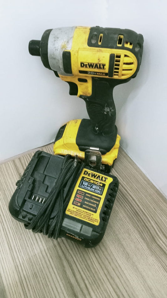 Desatornillador de impacto Dewalt dcf885